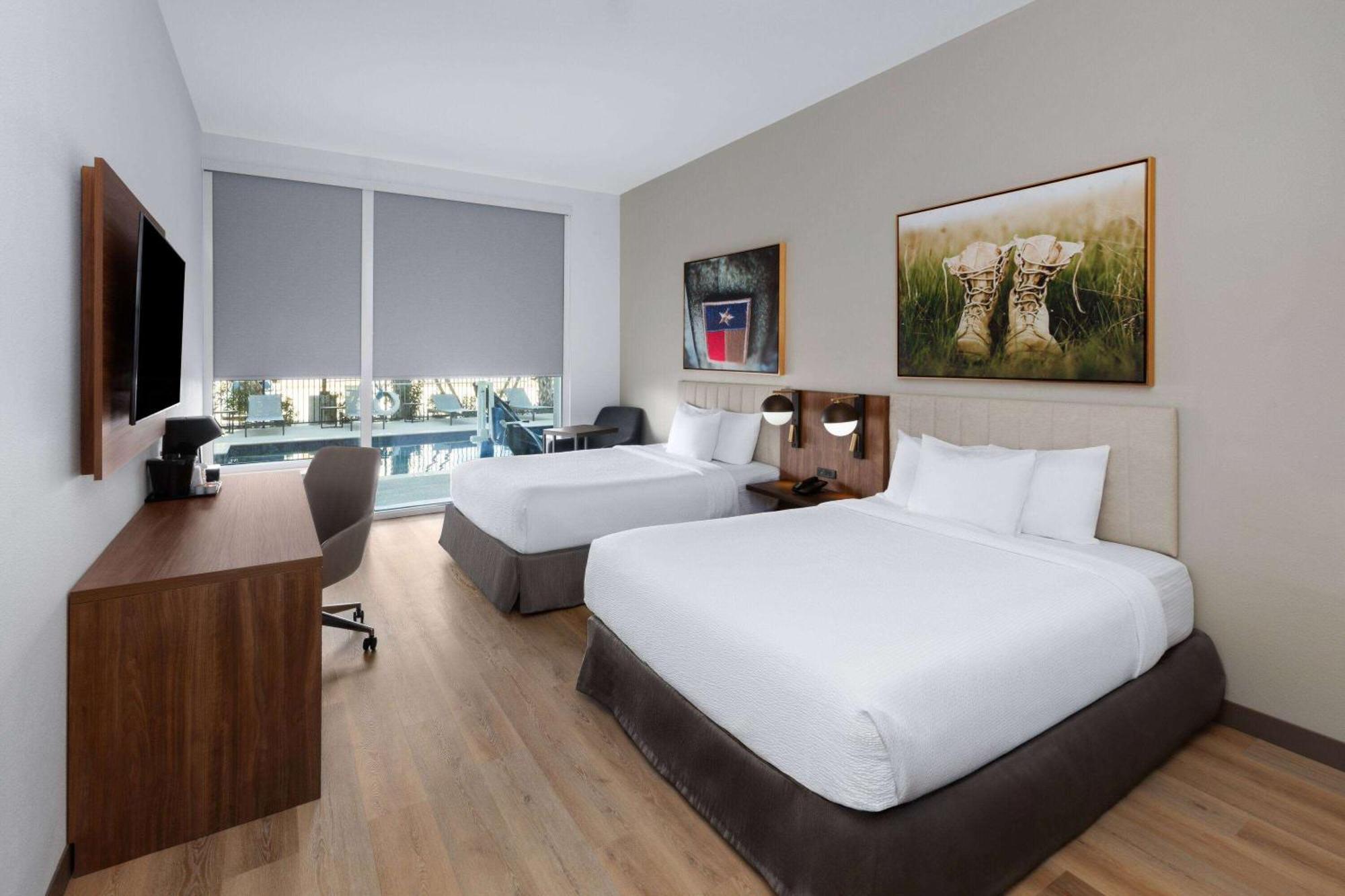 La Quinta Inn & Suites By Wyndham San Antonio At The Rim Dış mekan fotoğraf