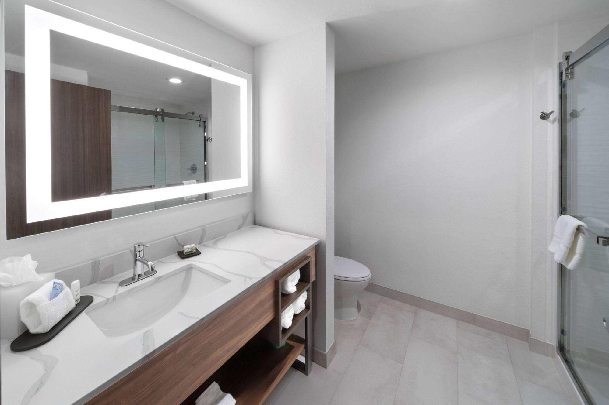 La Quinta Inn & Suites By Wyndham San Antonio At The Rim Dış mekan fotoğraf