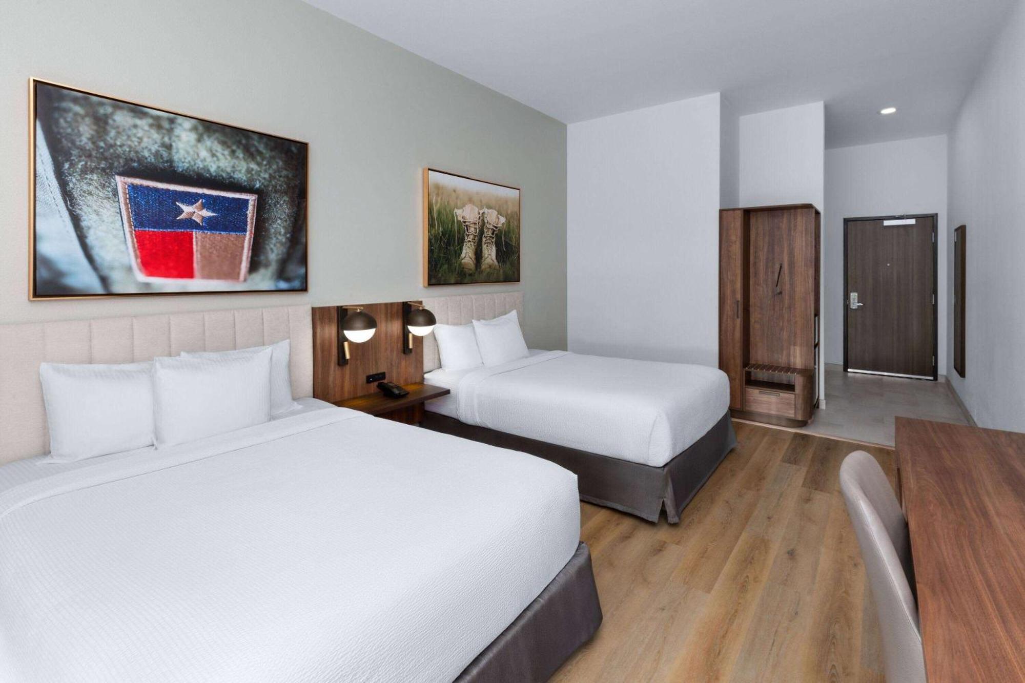 La Quinta Inn & Suites By Wyndham San Antonio At The Rim Dış mekan fotoğraf