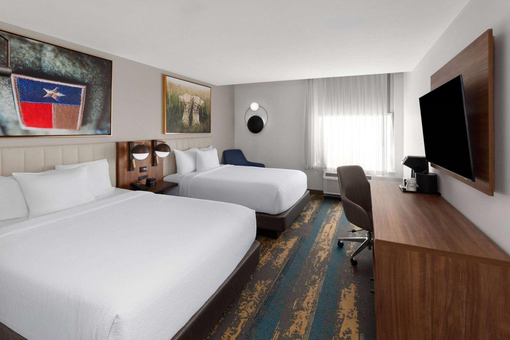 La Quinta Inn & Suites By Wyndham San Antonio At The Rim Dış mekan fotoğraf