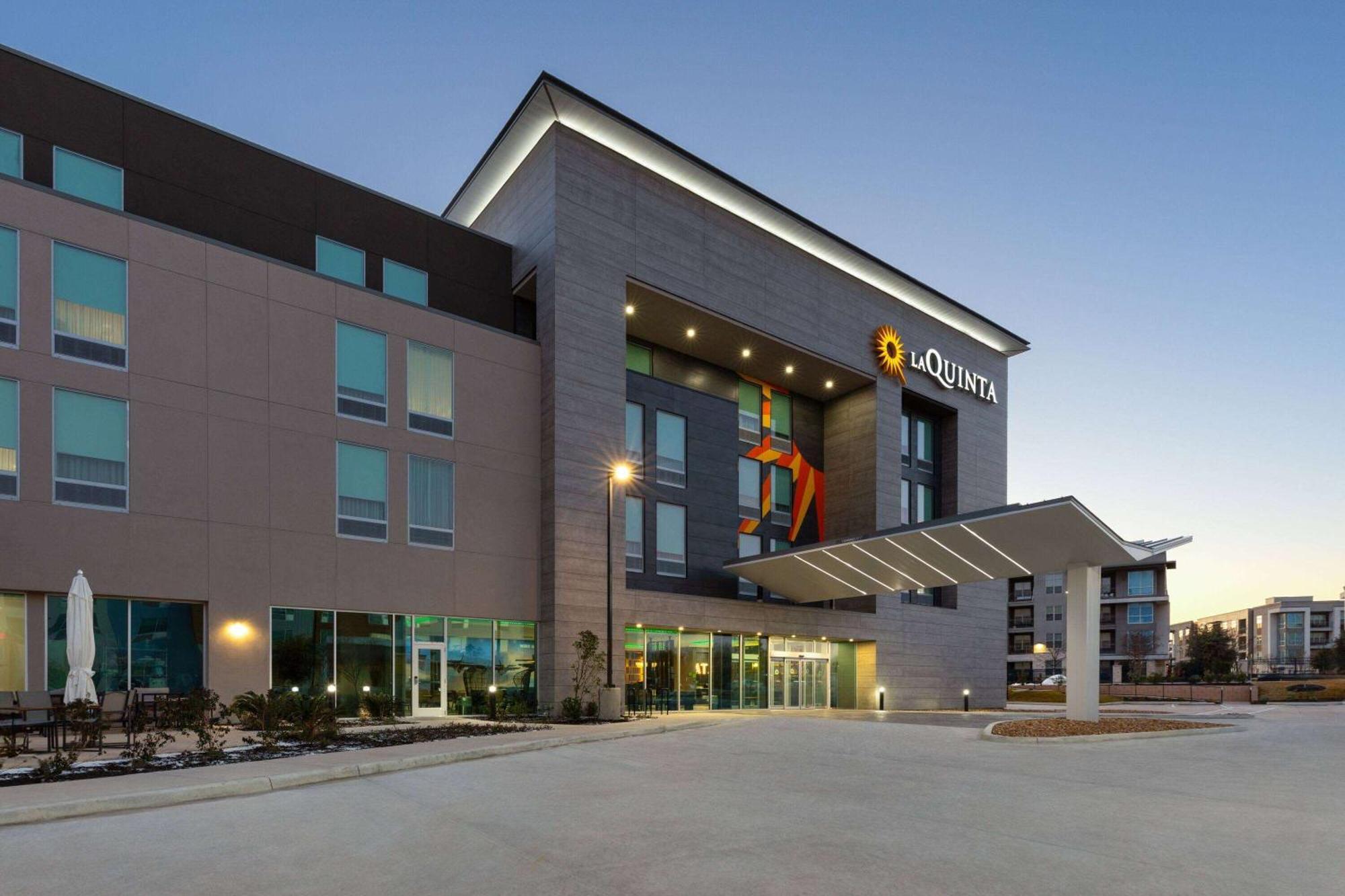 La Quinta Inn & Suites By Wyndham San Antonio At The Rim Dış mekan fotoğraf